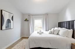 Cozy Living Near Grand Park - Image 2