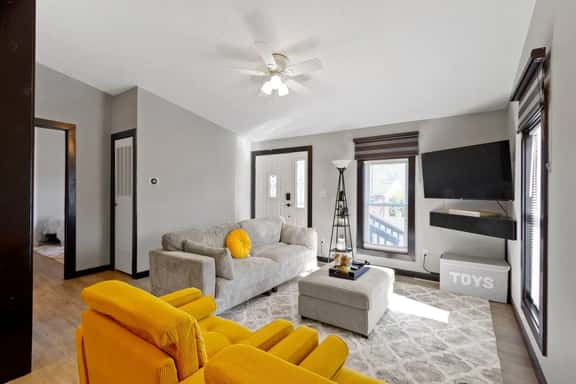 Cozy Living Near Grand Park - Image 1