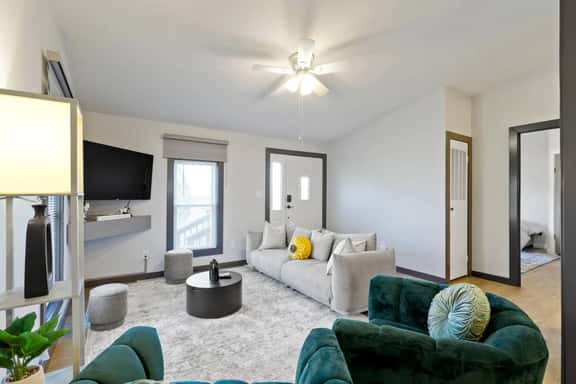 Grand Stay near Grand Park - Image 1